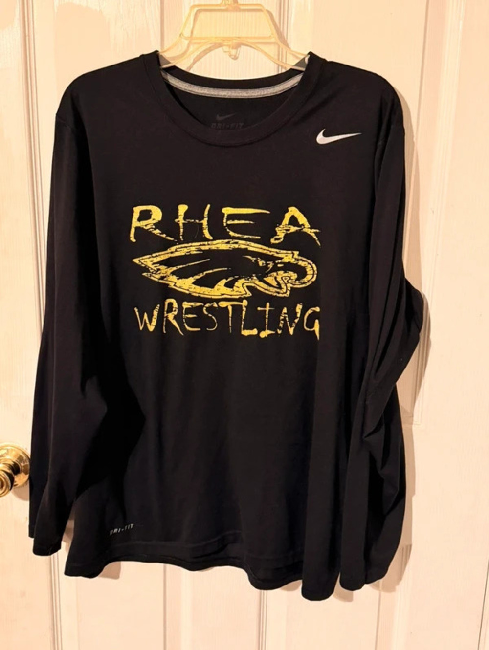 Nike Black & Yellow Eagle Wrestling dry-fit Long Sleeve Athliesure Activewear- L